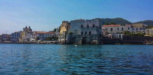 Vista Taxi boat Ischia. Quelliconlavaligia