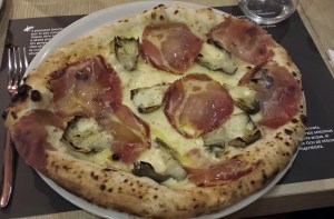 Pizza carciofi e capocollo di Martina Franca di 50 Kalò