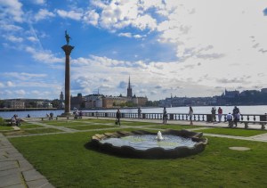 vista dal giardino del municipio stoccolma-quelliconlavaligia